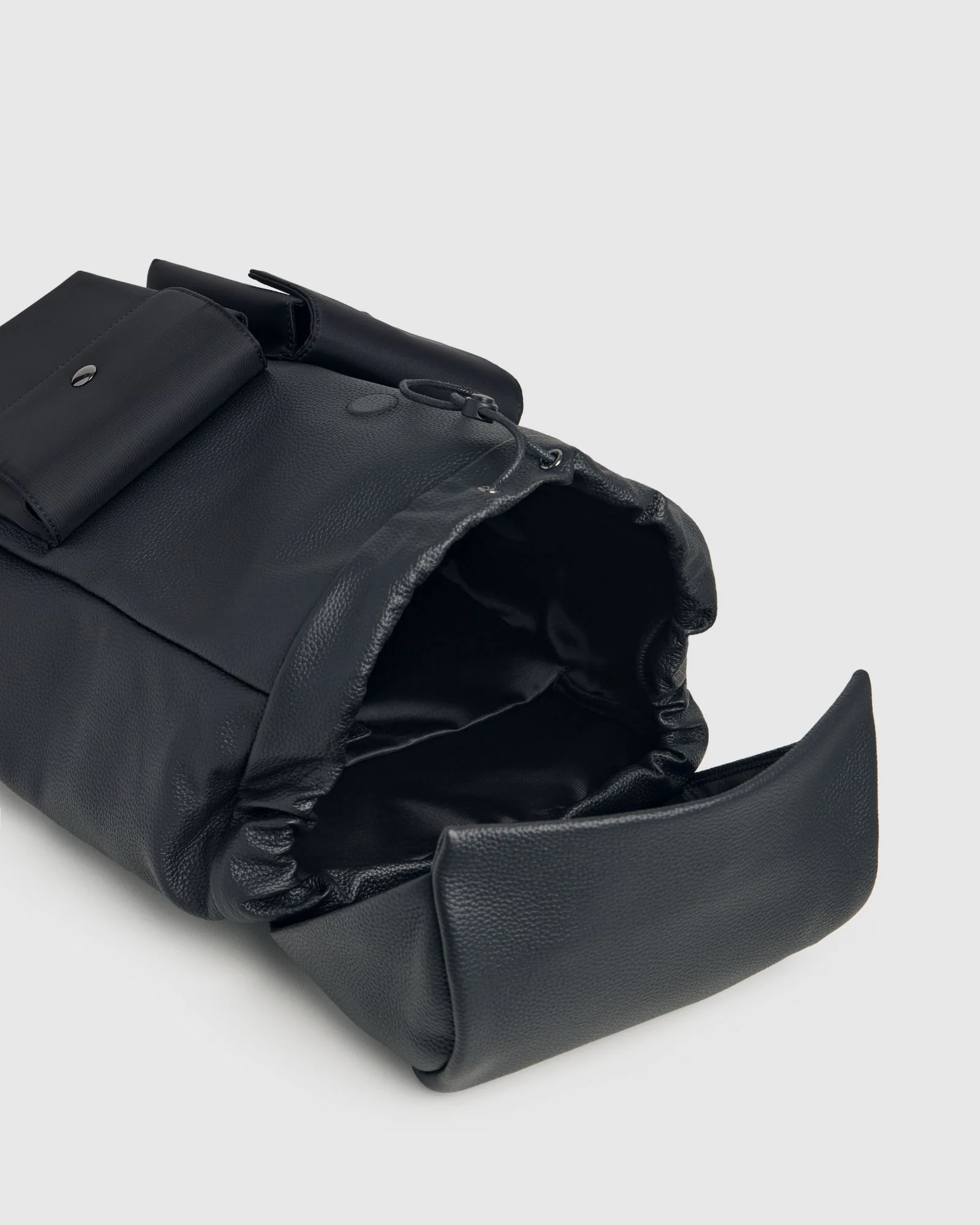 Atlas Mens Backpack Bag - Image 4