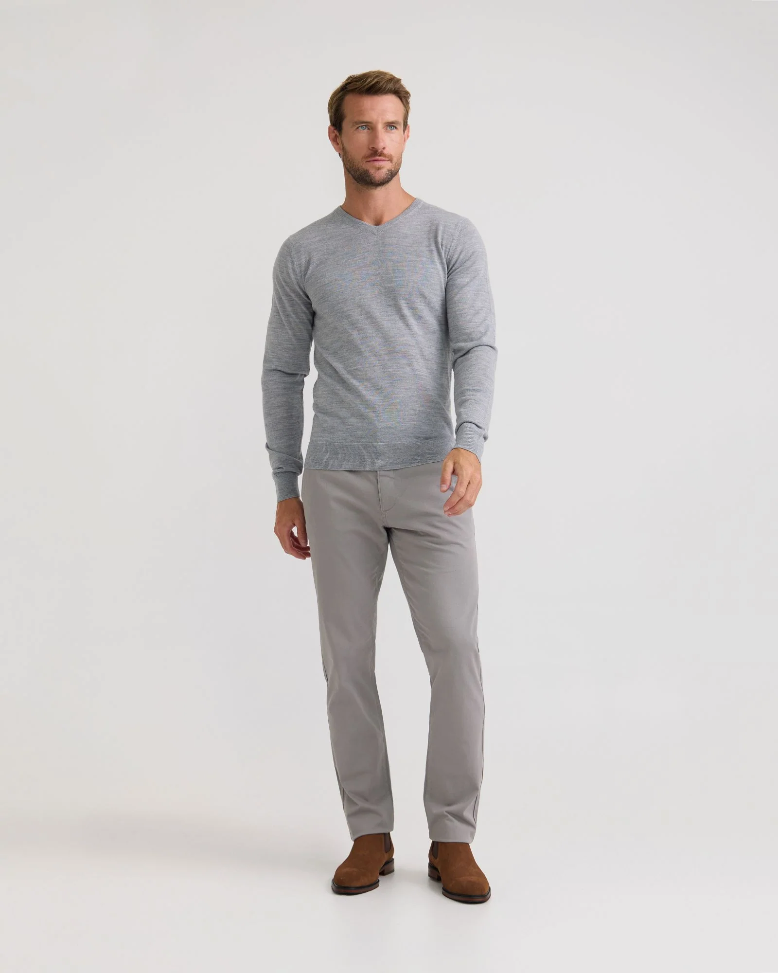 Basic V-Neck Pure Wool Pullover - Image 19