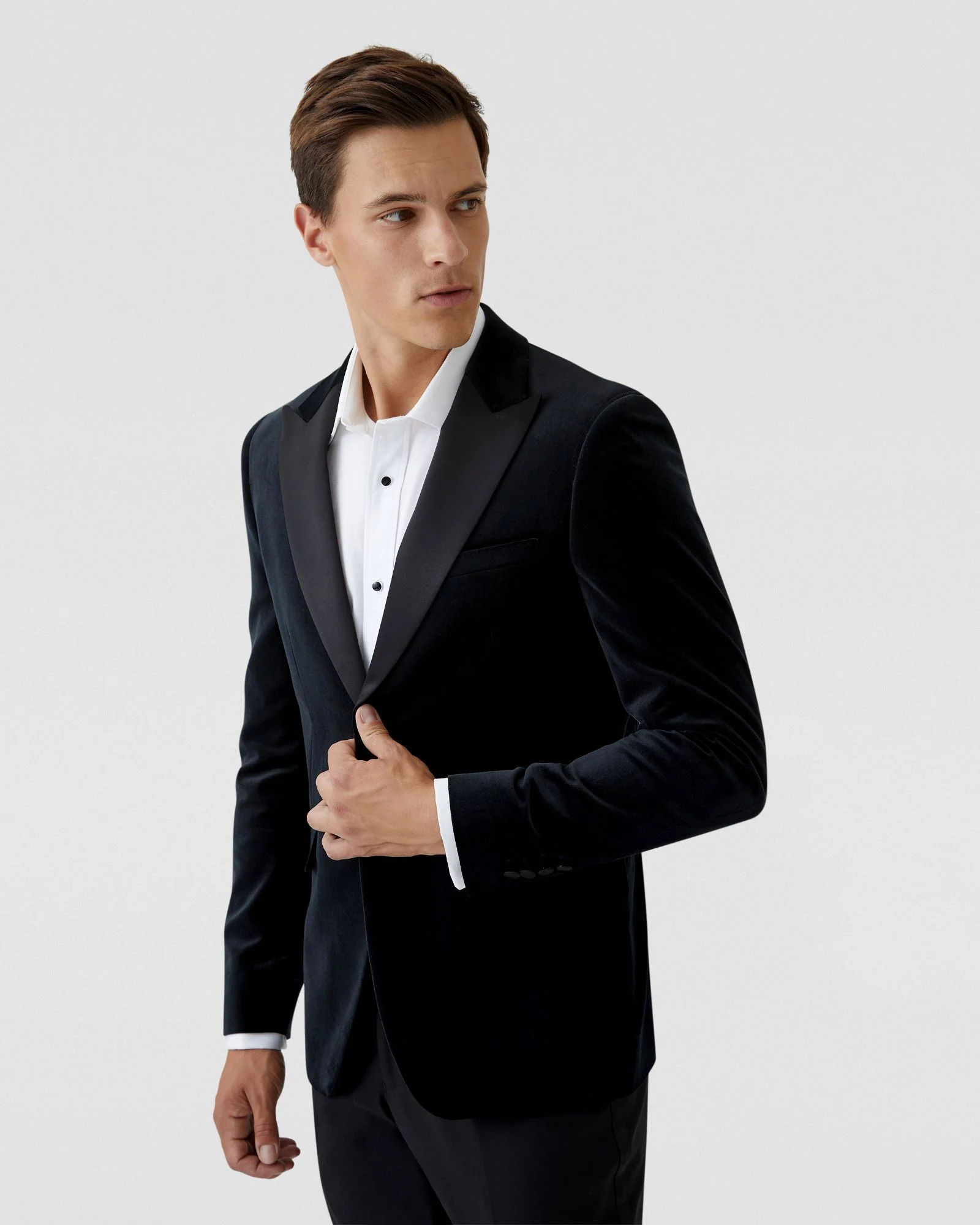 Blake Velvet Blazer With Peak Lapel - Image 4