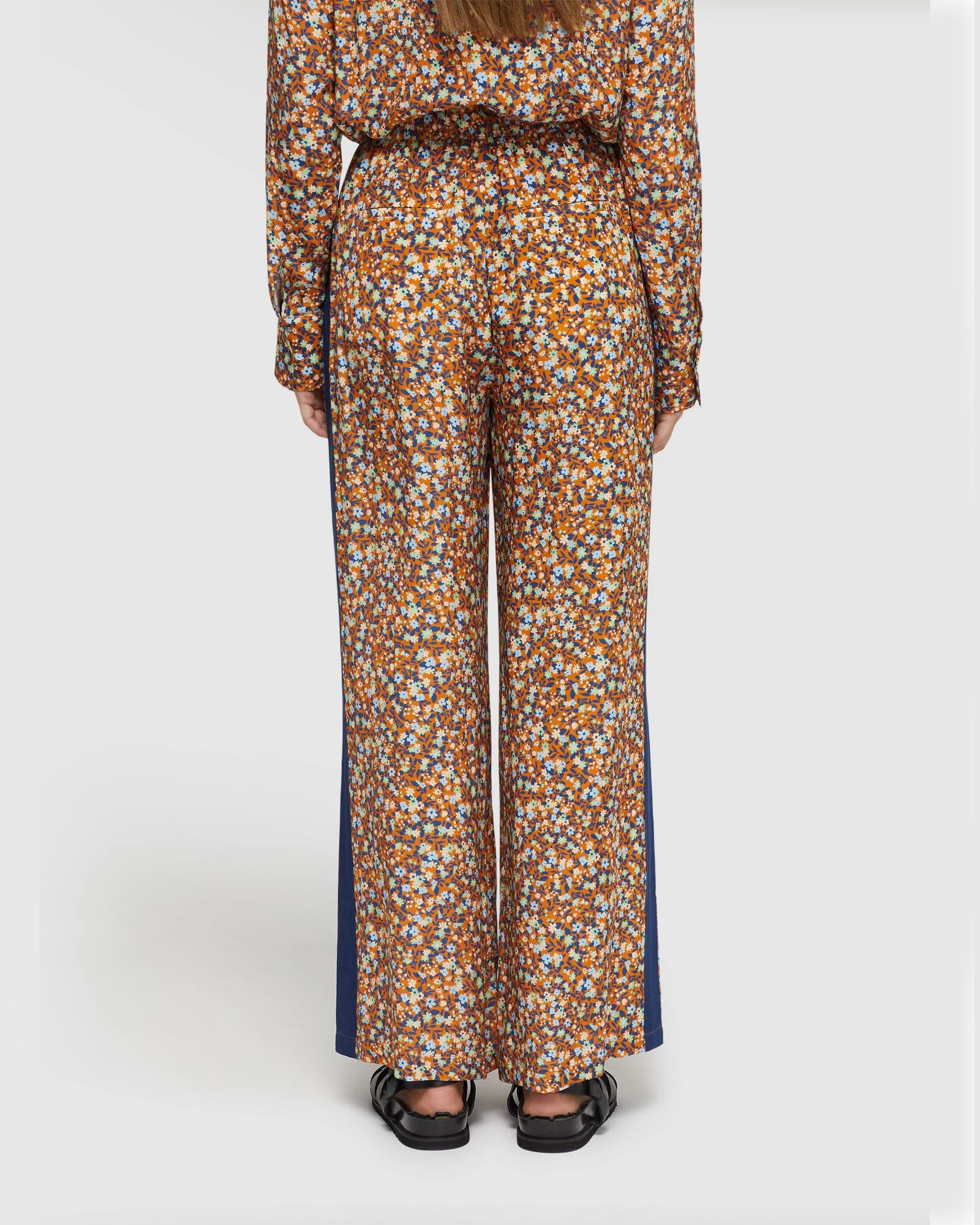 Chantel Floral Print Leg Pants - Image 3