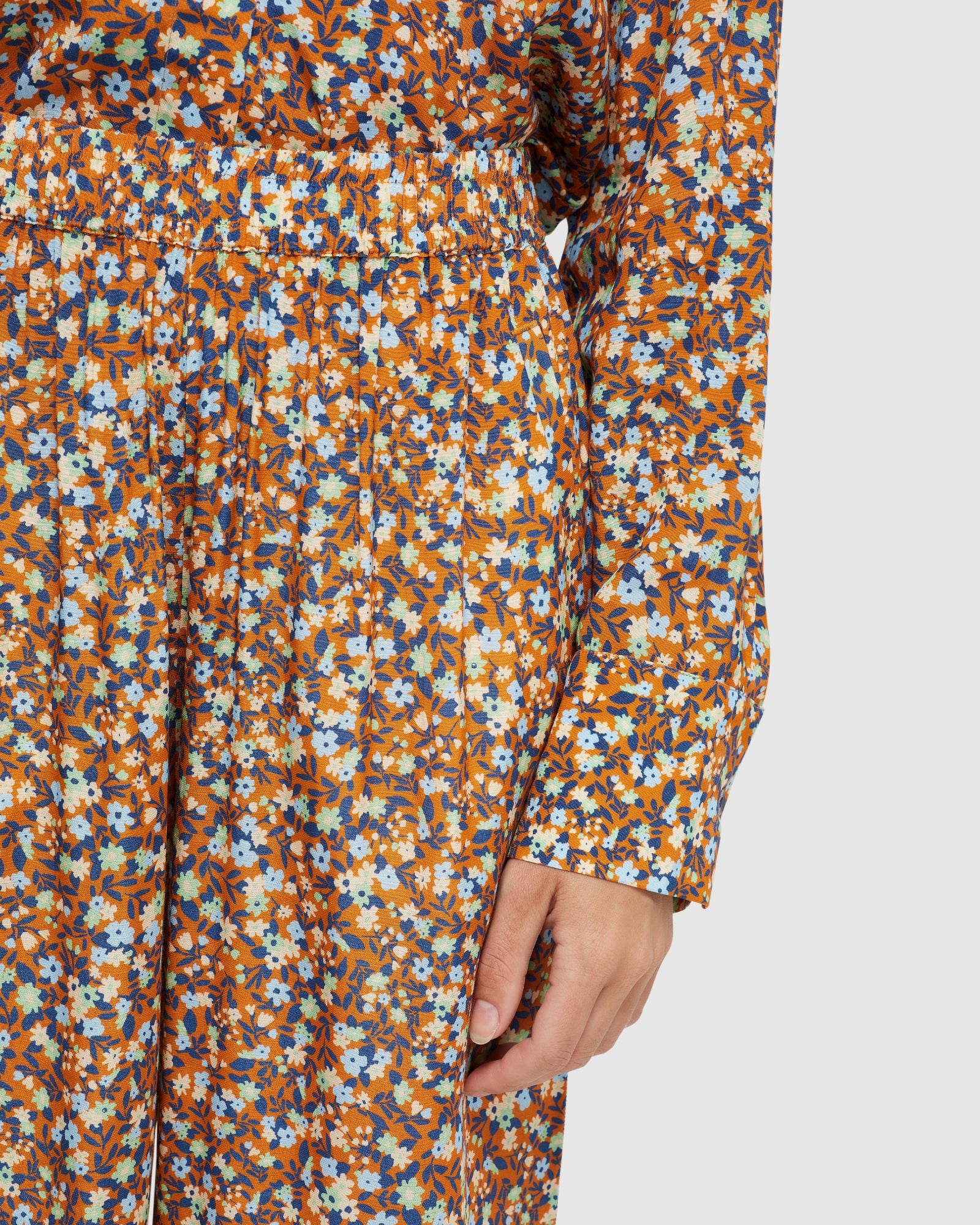 Chantel Floral Print Leg Pants - Image 6