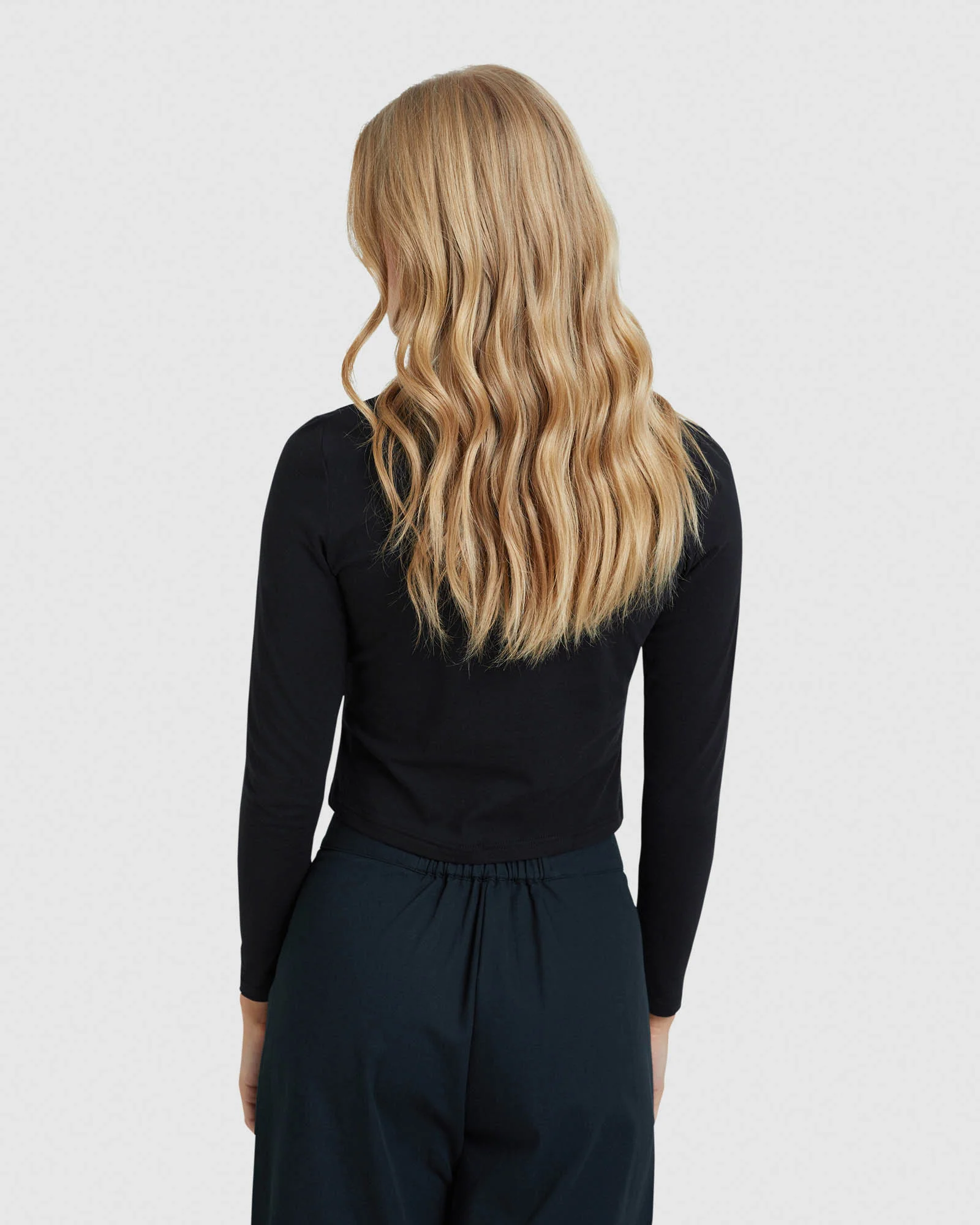 Claudie Crop Long Sleeve T-Shirt - Image 16