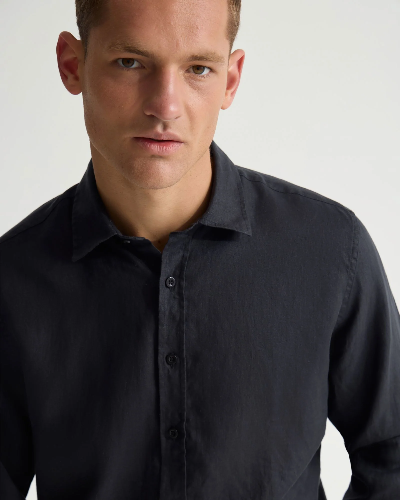 Cooper French Linen Long Sleeve Shirt - Image 17