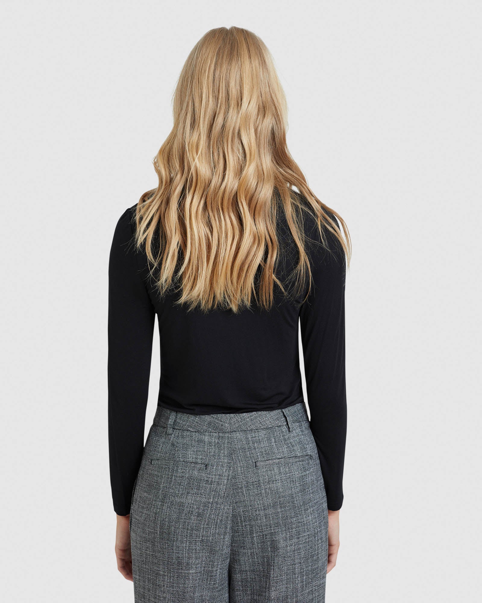 Ellie Long Sleeve T-Shirt - Image 10