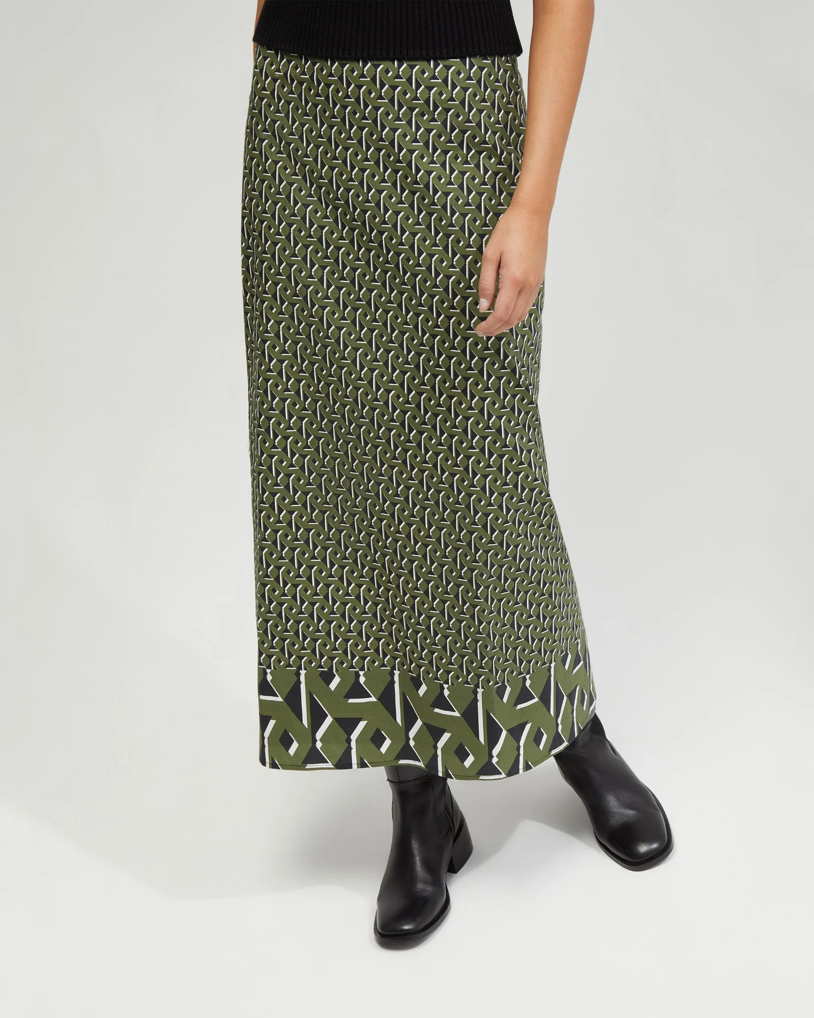 Grechen Boarder Print Skirt - Image 4