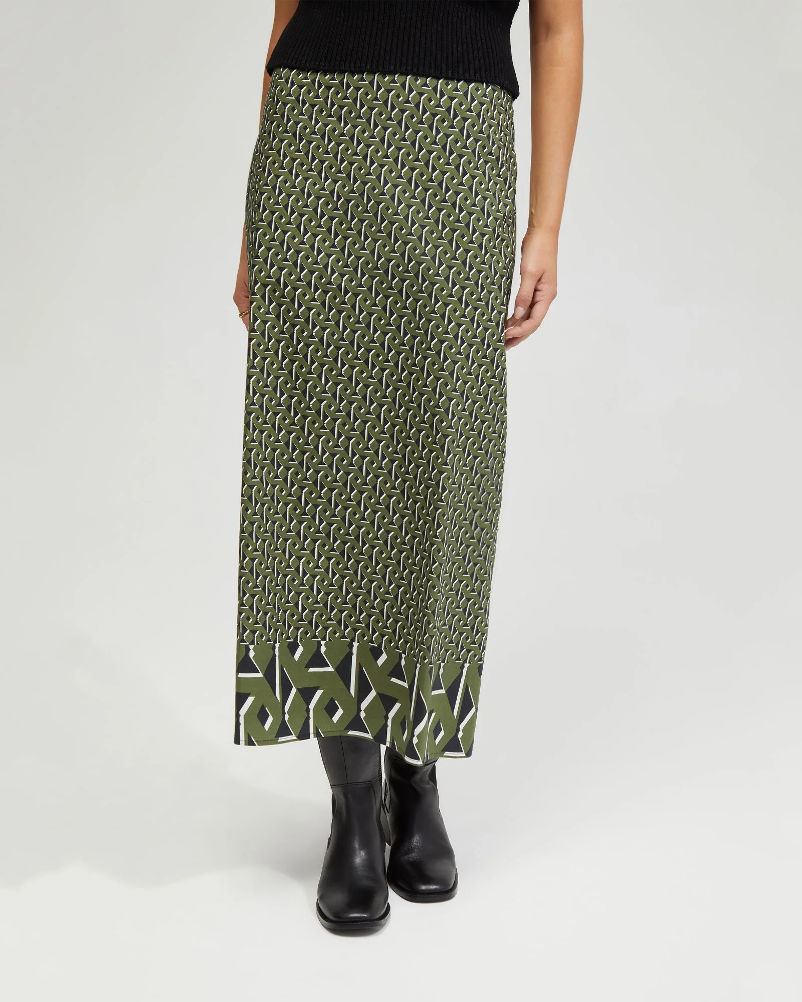 Grechen Boarder Print Skirt - Image 5