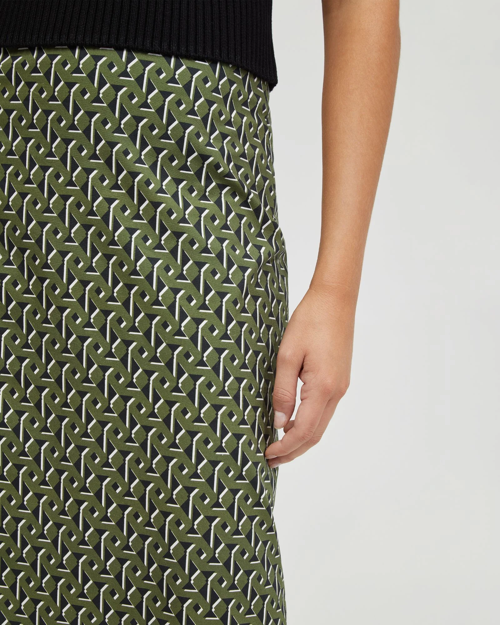 Grechen Boarder Print Skirt - Image 6