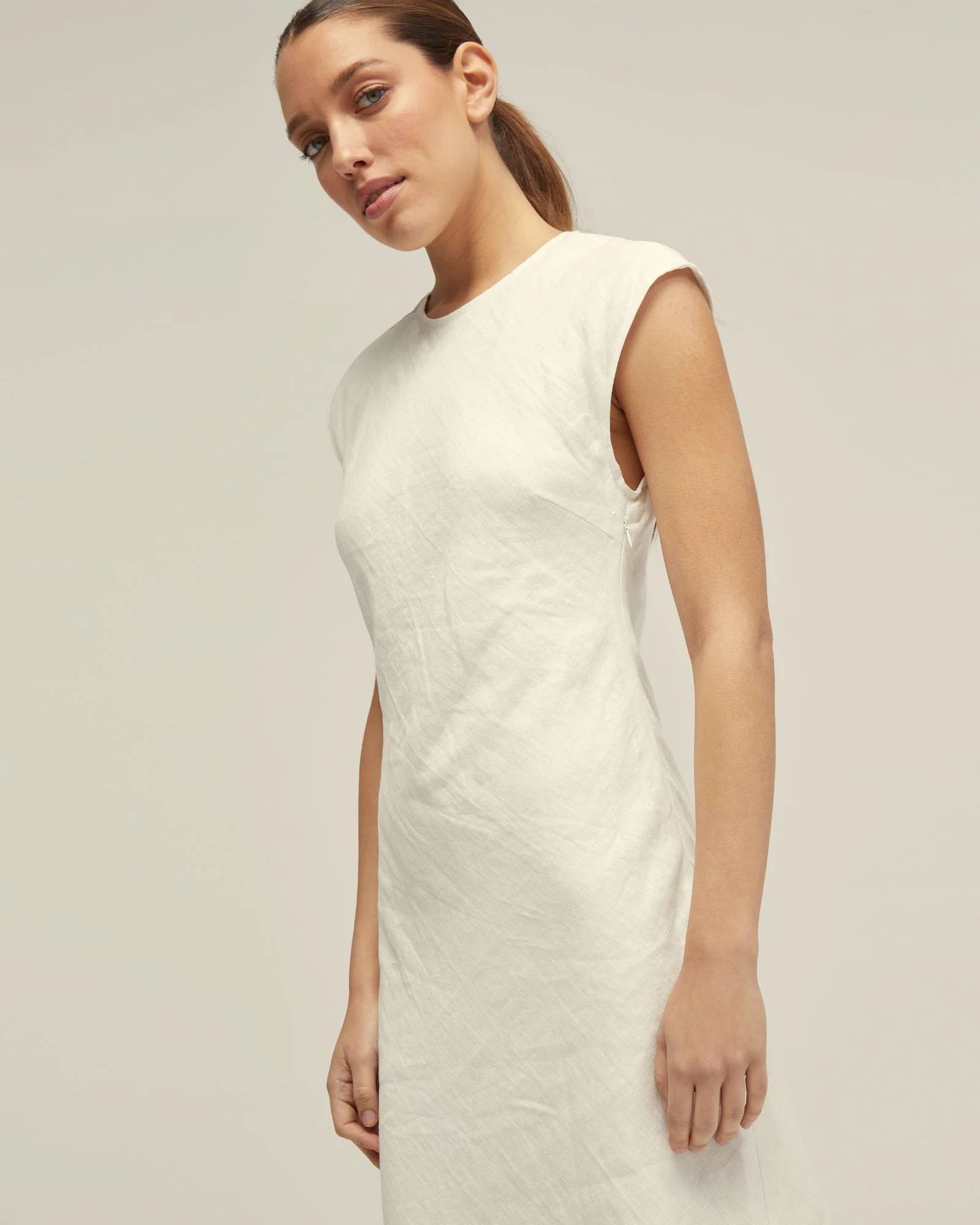 Isabel Linen Dress - Image 10