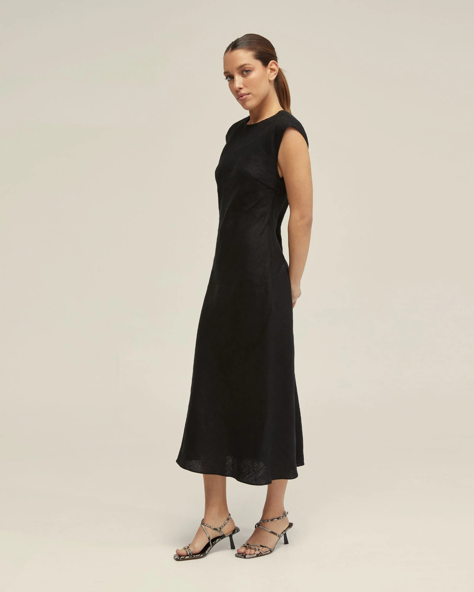 Isabel Linen Dress - Image 4