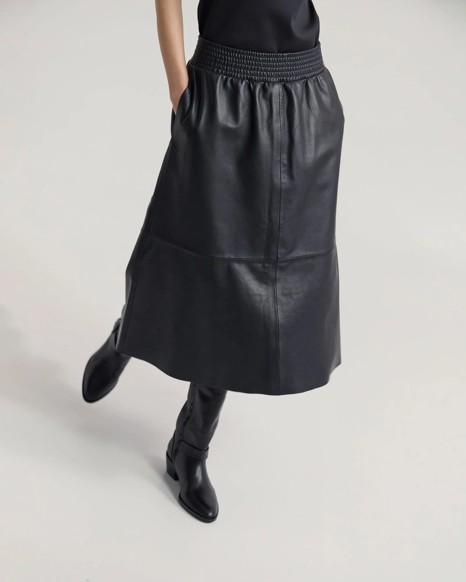 Jaya Leather Midi Skirt - Image 4