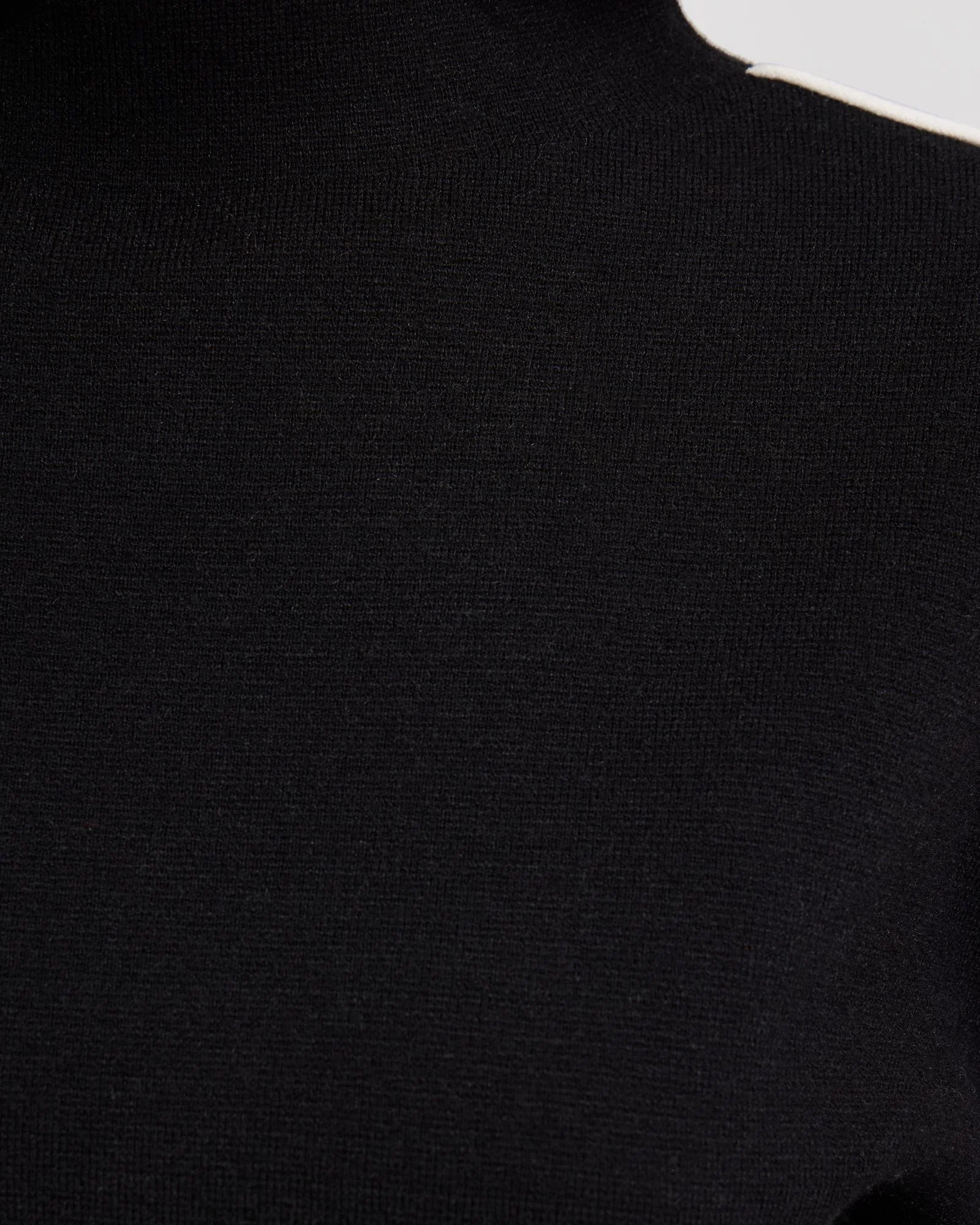 Kelly Piping Knit - Image 13