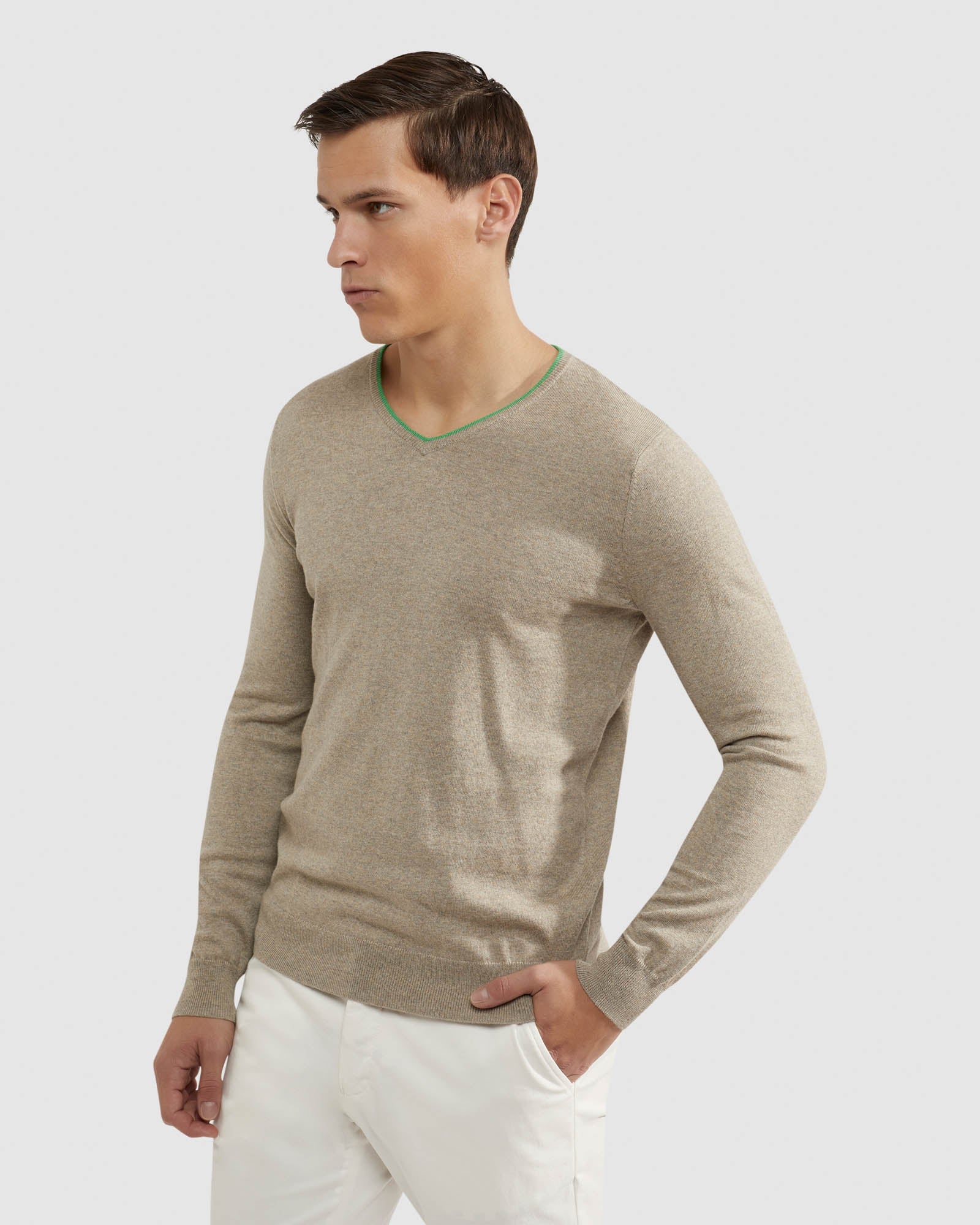 Lenny V Neck Cashmere Blend Pullovr - Image 14