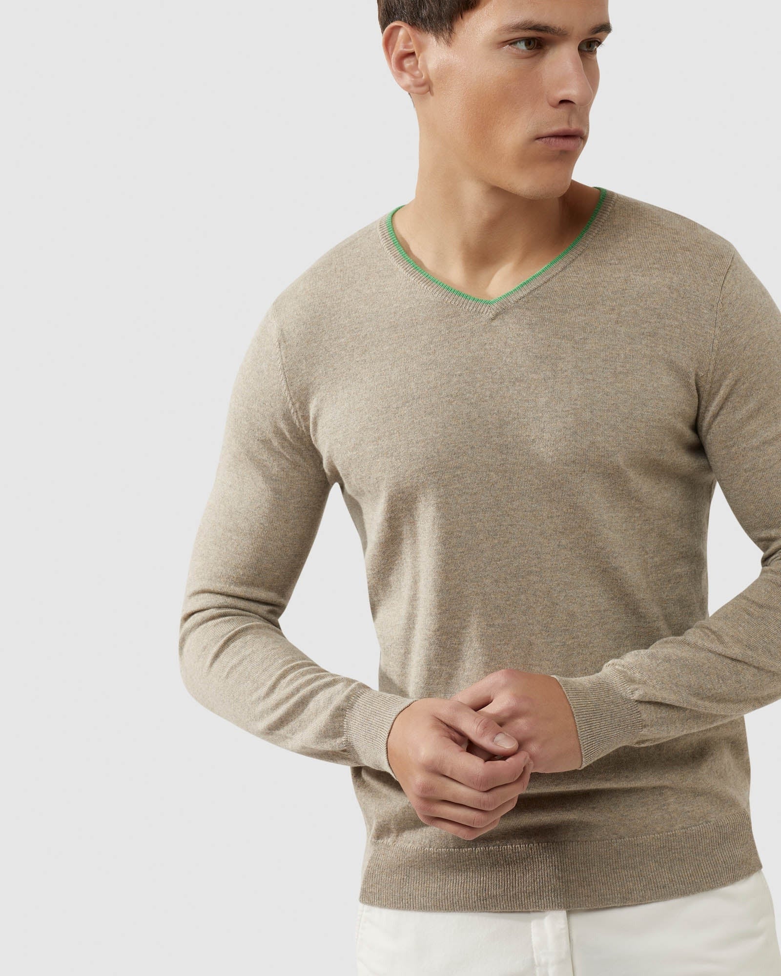 Lenny V Neck Cashmere Blend Pullovr - Image 16