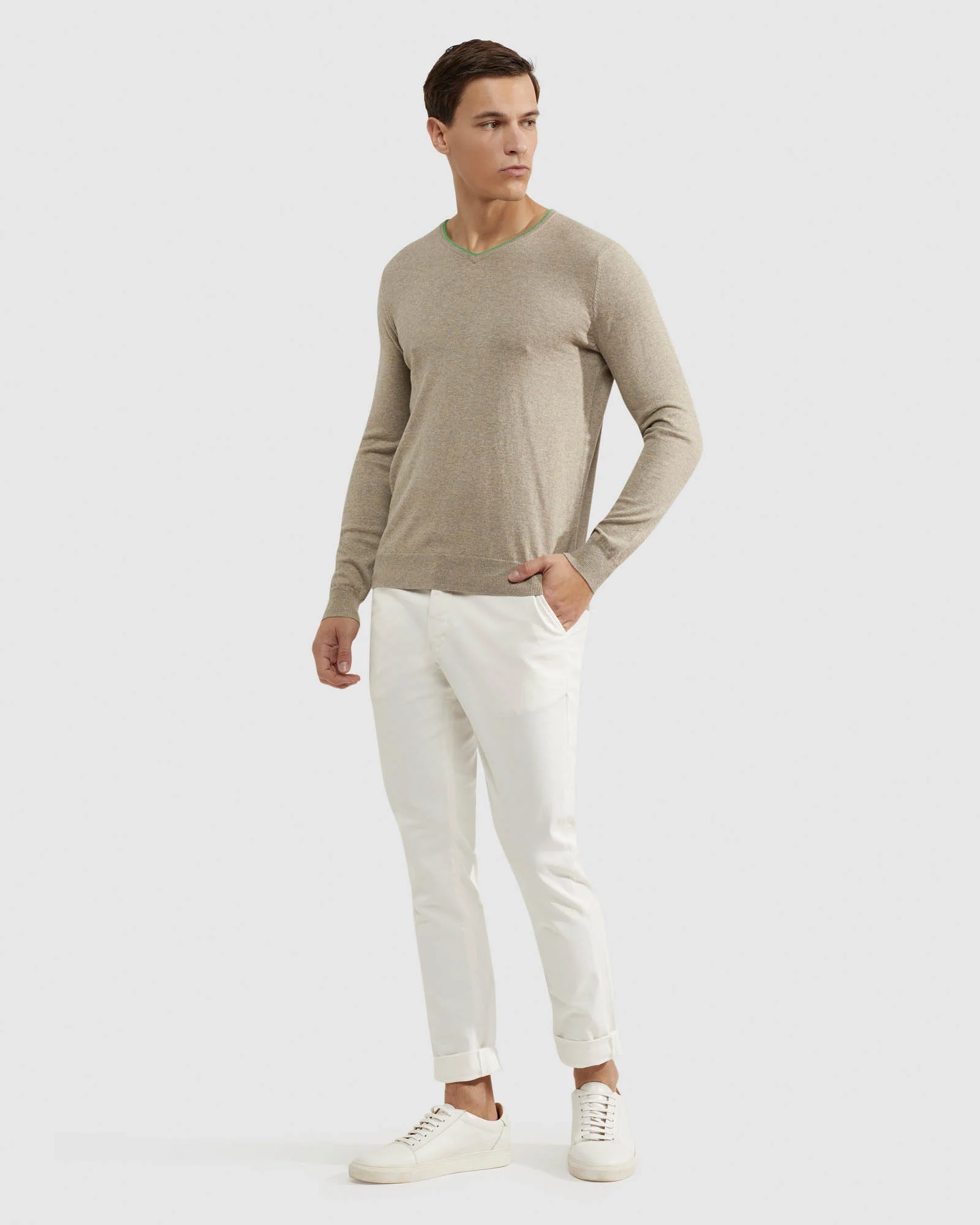 Lenny V Neck Cashmere Blend Pullovr - Image 17