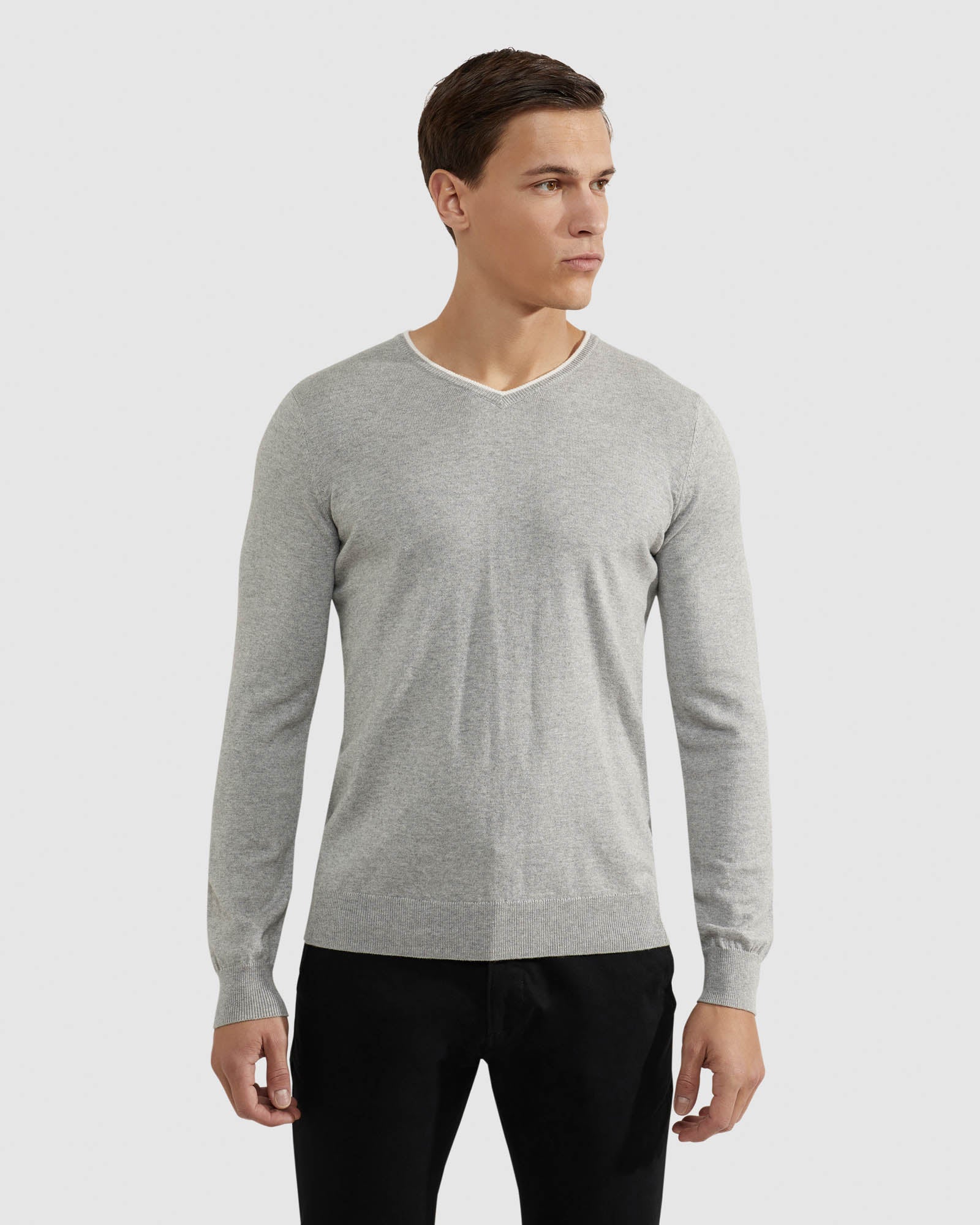 Lenny V Neck Cashmere Blend Pullovr - Image 19