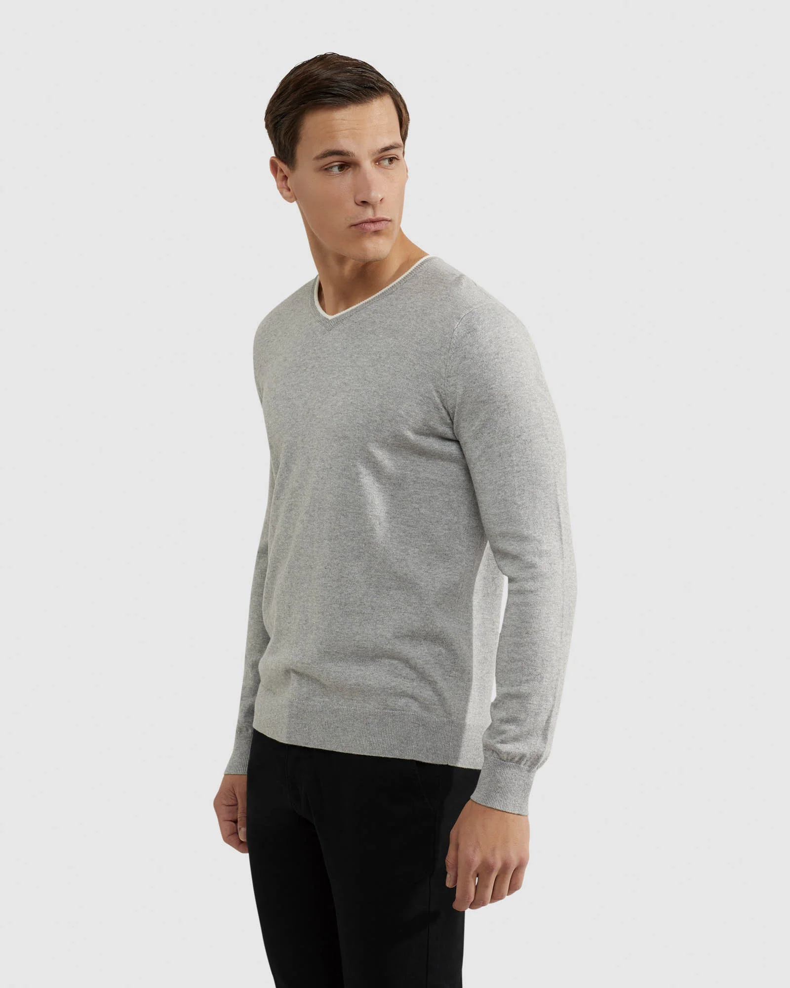 Lenny V Neck Cashmere Blend Pullovr - Image 20