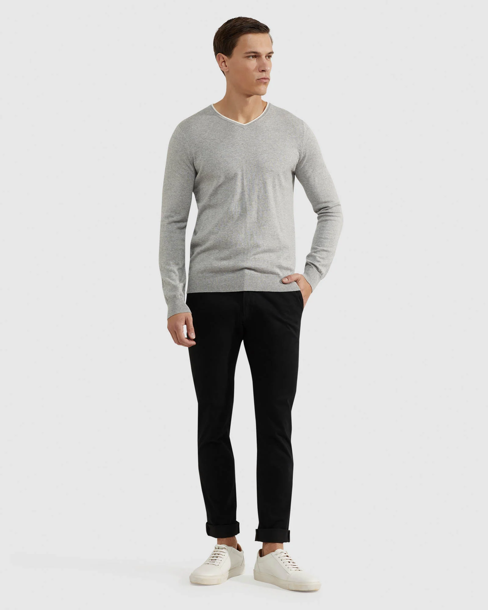 Lenny V Neck Cashmere Blend Pullovr - Image 23