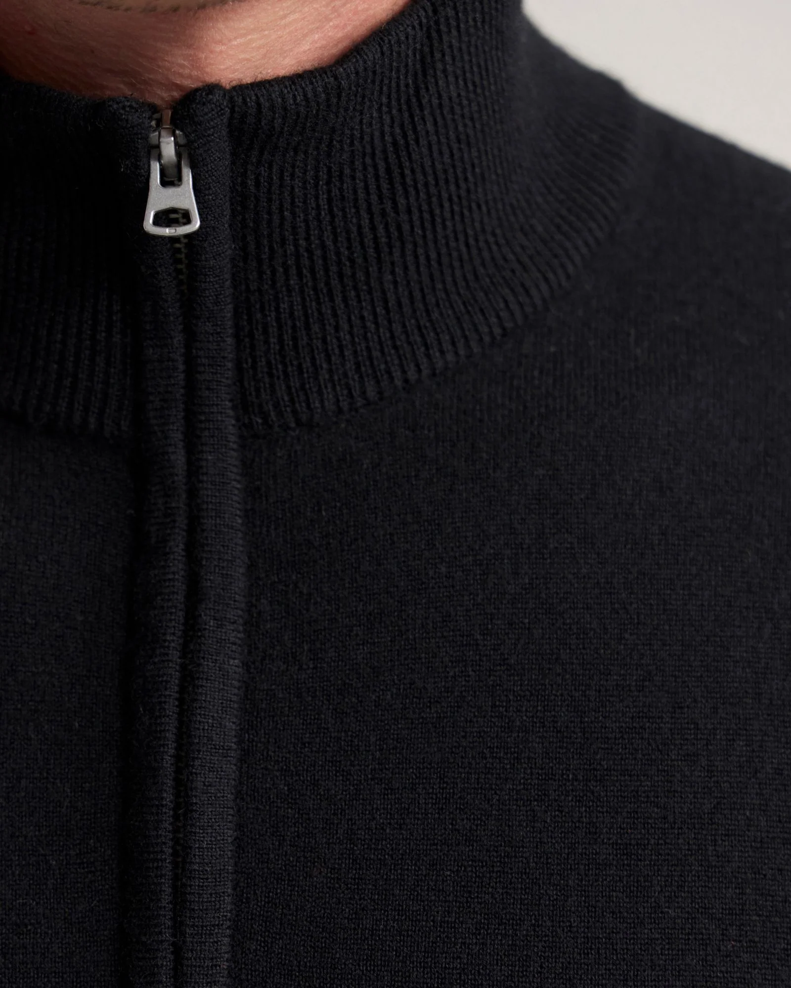 Merino Zip-Neck Wool Pullover - Image 43
