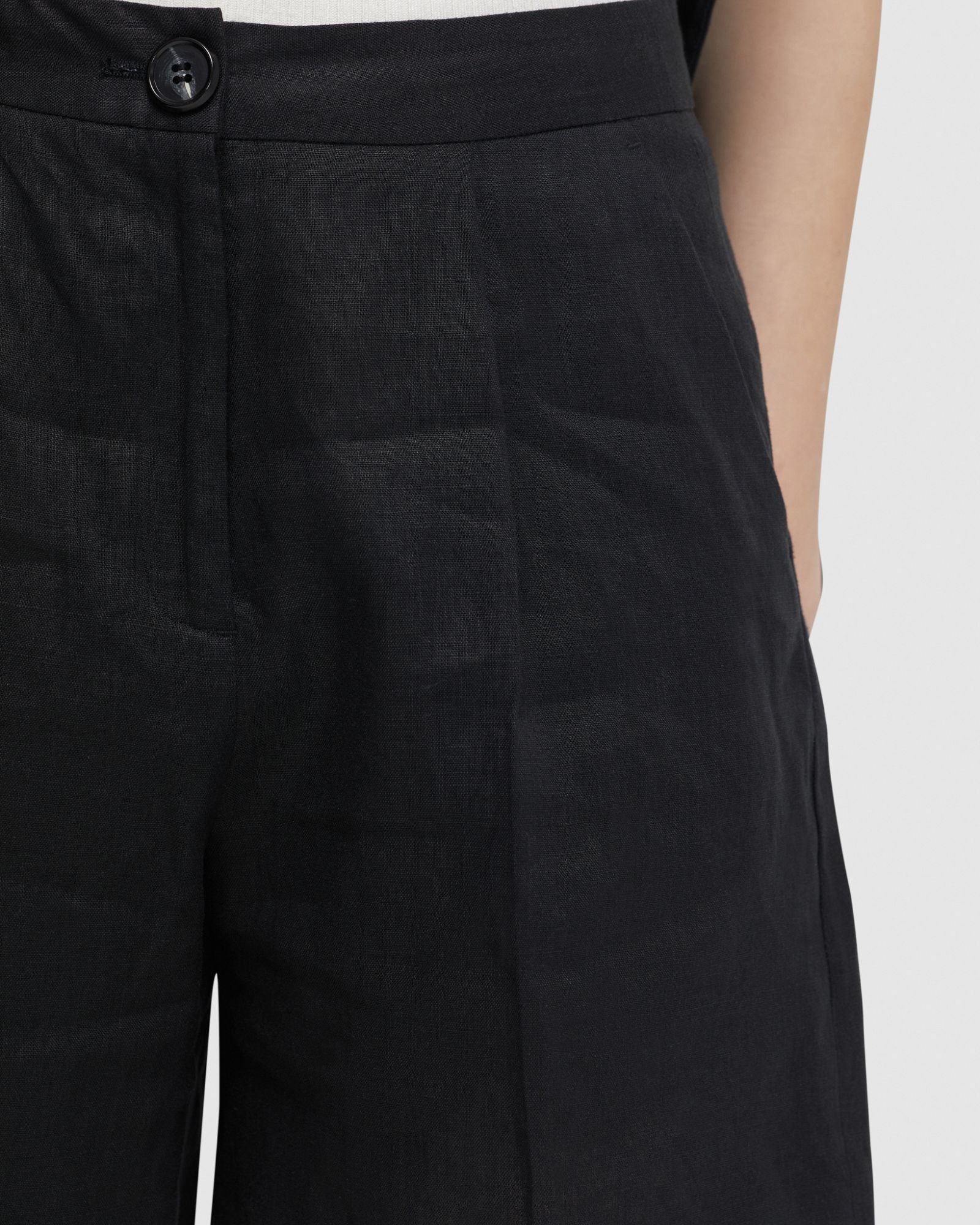 Sasha Linen Shorts - Image 6