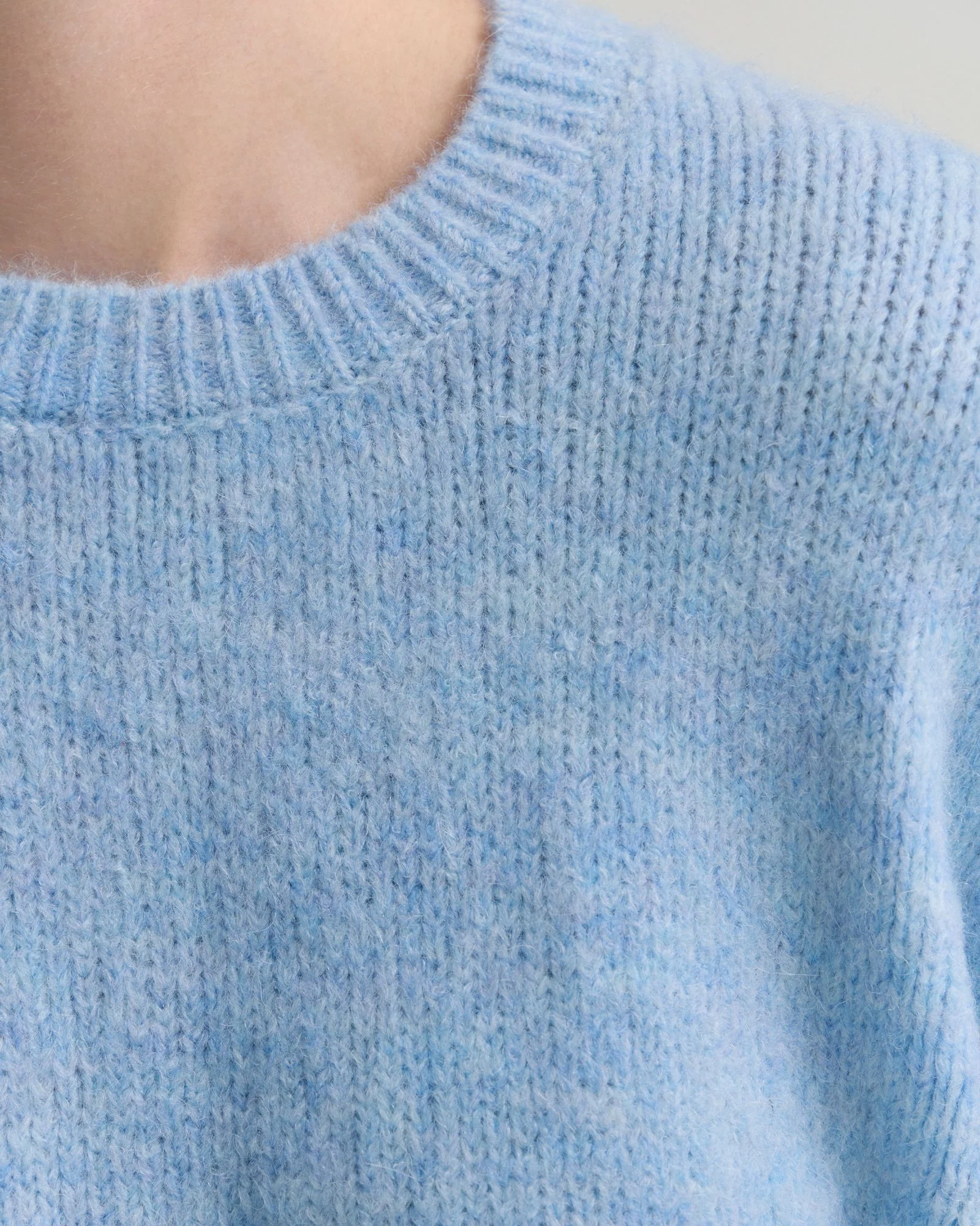 Totty Soft Yarn Crew Neck - Image 6